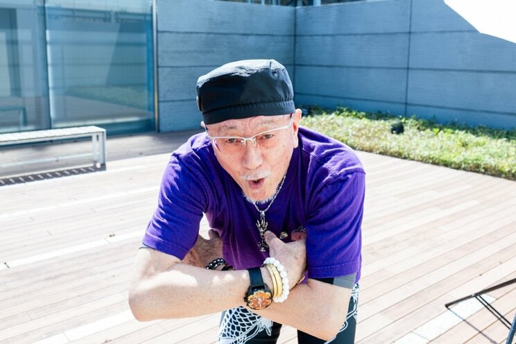 〈デューク更家（72）は今〉「小馬鹿にする風潮に嫌気が差した」テレビから離れた本当の理由…大ブームを生んだ“あの歩き方”への思い_74