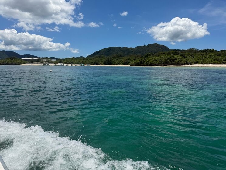 美しい石垣島の川平湾の海（写真／読者提供）