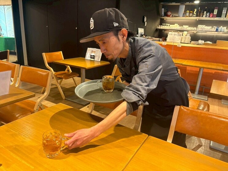 毎日、店に立つBro. Hi