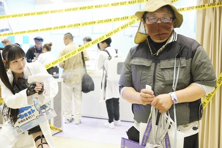 臭いで倒れた参加者も…運営も頭を悩ますコミケの激臭問題にアプローチ、消臭スプレーを噴きかけまくる「消臭防衛隊」に密着_3