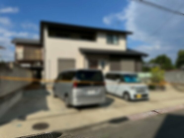 事件現場となった一軒家（撮影/集英社オンライン）