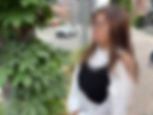 取材に応じる相田さん（撮影/集英社オンライン）