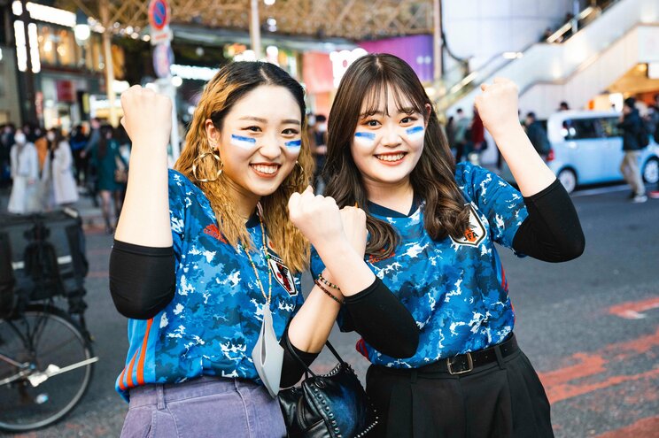 2022年カタールW杯の日本対ドイツ戦後、渋谷のスクランブル交差点で見かけた美女サポーター（写真／集英社オンライン編集部）