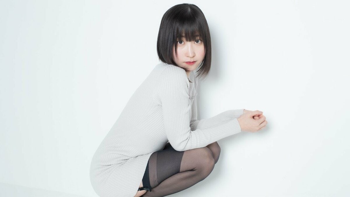 乳首ピアスにポールダンス…ポルノ映画館、乱交サークルを取材。変態文学大学生・吉行ゆきのが「実践派読書家」として、作品世界を身をもって体験する理由 |  集英社オンライン | ニュースを本気で噛み砕け