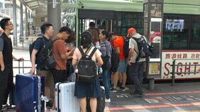 日本人観光客はインバウンド客よりマナーが悪かった? 「備品盗難」「泥酔」「部屋汚し」…国の補助金で客層が悪化?
