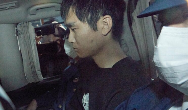 送検される谷内容疑者（撮影/村上庄吾）