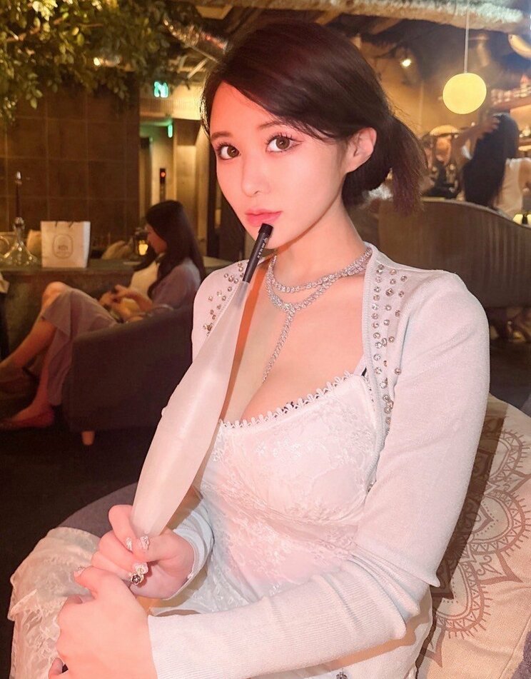 いまや港区女子にとって整形はマスト？「もともと綺麗な子でも、整形して綺麗になった子には勝てない」は本当か _3