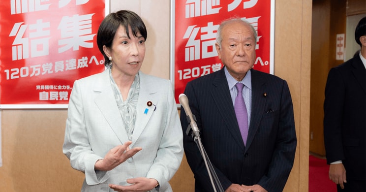 10月7日、公明党との会談後の高市総裁と鈴木俊一幹事長（自民党広報Xより）