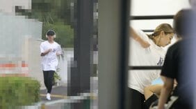 〈ハリコミ検証〉ゆきぽよは本当に改心したのか…実際に張り込んで目撃‼ 女性に馬乗りになり拳を振り下ろす、帰りのスーパーではネギやナスを購入、むかった先は…