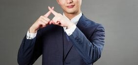 経産省が示した、企業が個人に求める「能力」の衝撃…いつもご機嫌で目くじら立てないことが推奨される現代社会の違和感