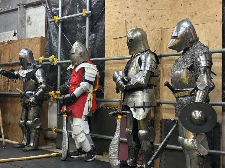  30kgの鎧を着て、剣で殴り合う“過激すぎるスポーツ”の正体「死んでいない間は戦い続ける」_14