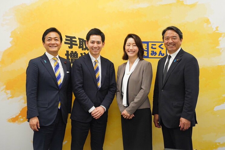 左から、玉木雄一郎代表、奥村祥大氏、牛田茉友氏、榛葉賀津也幹事長（玉木雄一郎公式Xより）