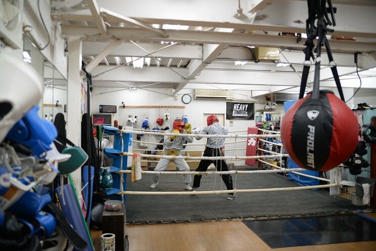 アキレス腱断裂でも手術なしで復帰…介護、育児、コンビニ夜勤、36歳ボクサーが3人の子どもたちの猛反対を押し切ってもリングに上がる理由_16