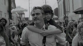 なぜいつも救いようのない役が僕のところに来るのかわからない――。映画『カモン カモン』ホアキン・フェニックスの狂気と良心