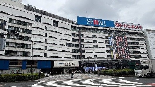〈池袋で“人糞”騒動〉「クソったれ…テロか？」と大炎上、家電量販店で相次ぐ目撃投稿…ヨドバシは「回答控えます」百貨店は「警察沙汰ではありません」よくあること？ 現場で見えたホントの元凶