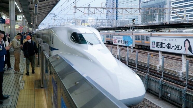 新幹線で弱冷房車を導入（画像／Shutterstock）