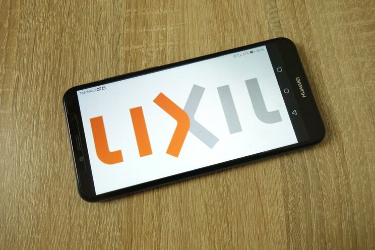 供給調整を発表したLIXIL（写真／shutterstock）