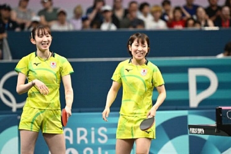 パリ五輪女子ダブルスに出場した早田ひな（左）と平野美宇　写真／JMPA