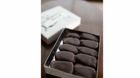 「餅にアンコがのっただけのものがなんでこんなにおいしいんだろう」甘糟りり子が心酔する鎌倉「権五郎力餅」