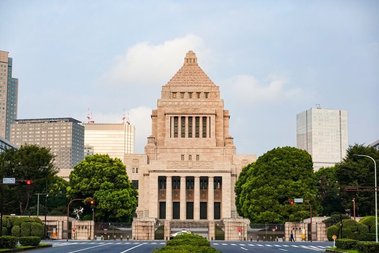 1月24日から通常国会が行なわれている国会議事堂（PhotoACより）