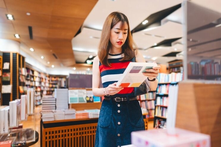 書店で客からのSOS（画像/ Shutterstock、以下同）