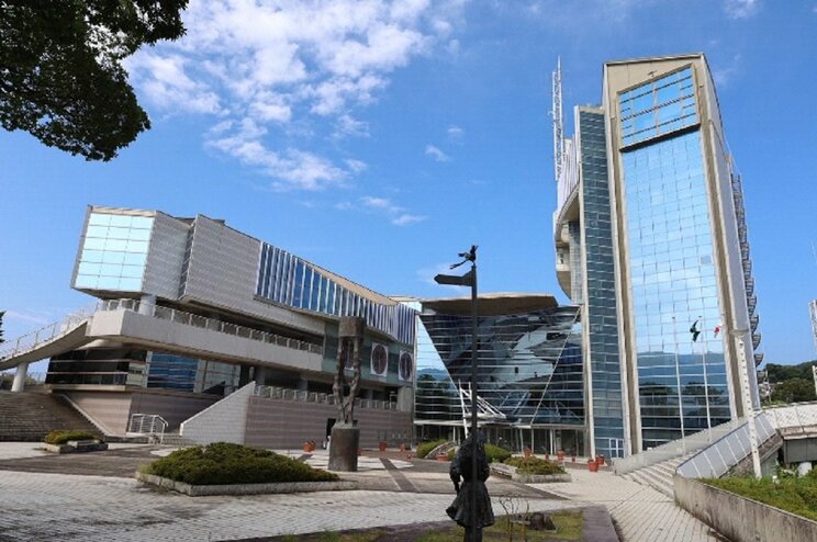 伊東市役所（撮影/集英社オンライン）　