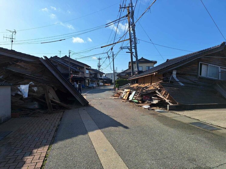 倒壊した家屋（撮影／集英社オンライン）