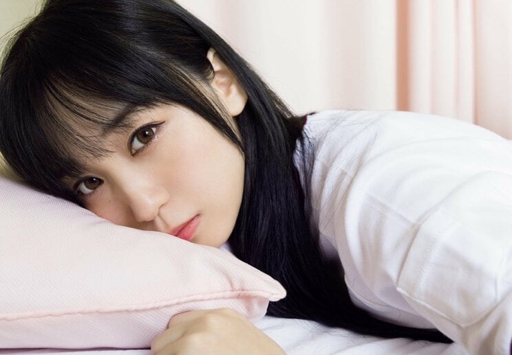 「私も陰キャで中二病だったので…」伊織もえ×『僕ヤバ』のコラボ写真集が発売！_22