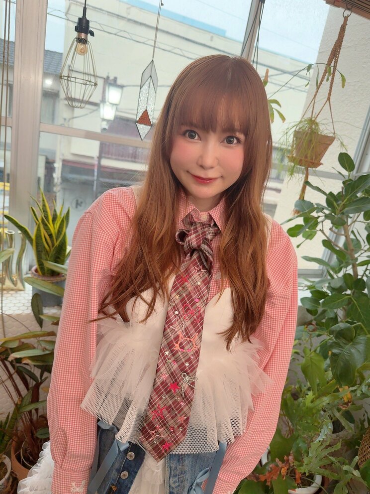 シャンソン歌手デビューするしょこたん（写真／本人Instagramより）