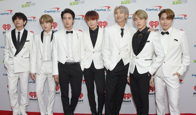 全員そろっての活動再開が待たれるBTS。左から、V、SUGA、JIN、JUNGKOOK、RM、JIMIN、J-HOPE(写真/Shutterstock)