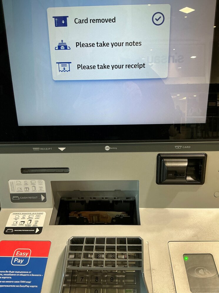 両替時、無事にユーロは出てきたがまさか二重引き落としされていたとは…