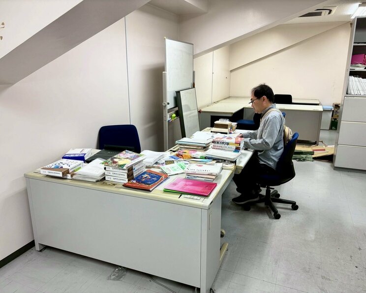 広島大学の薬理学の先生の好意で、研究室を自習スペースとして貸してもらっている