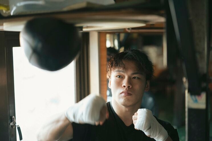 「目標はマイク・タイソン」ここまでオールKOで新人王、渡嘉敷勝男が惚れ込む21歳”怪物サウスポー”の正体_3