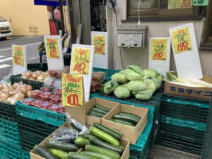 行きつけのお店では100円台で多くの野菜類が買えるとのこと（写真／ミナミさん提供）