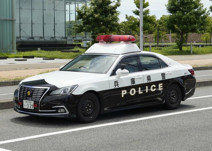兵庫県警のパトカー（撮影／集英社オンライン）