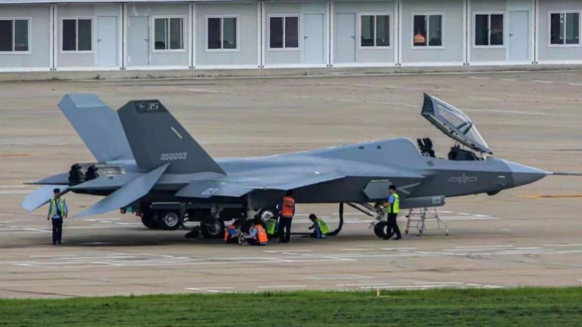 中国 ステルス 戦闘 機