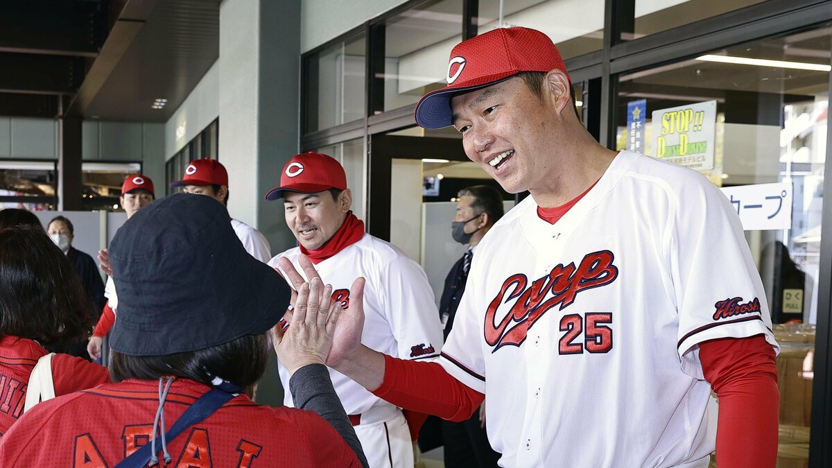 カープ・新井貴浩の流儀〉踏まれても踏まれても真っすぐに…選手会会長
