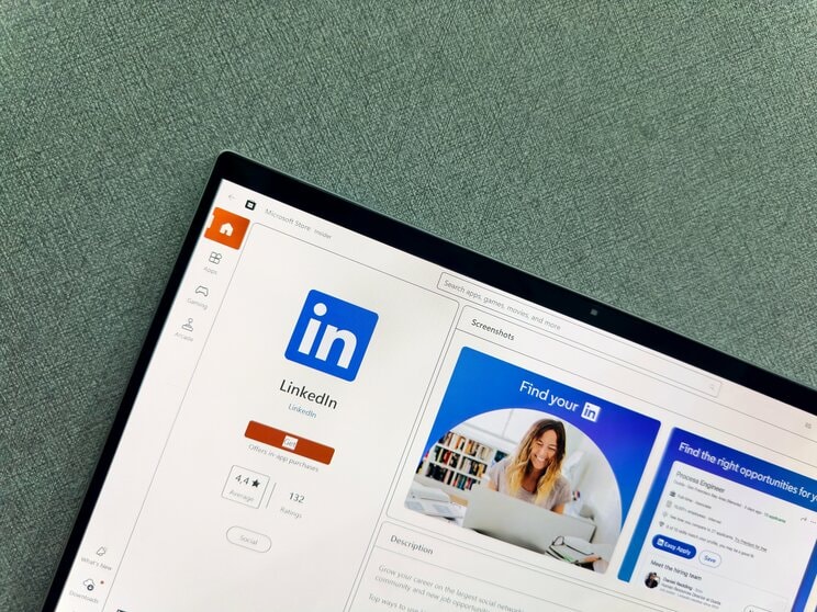 最近の就活生もよく使っているという「Linkedin」。写真／Shutterstock