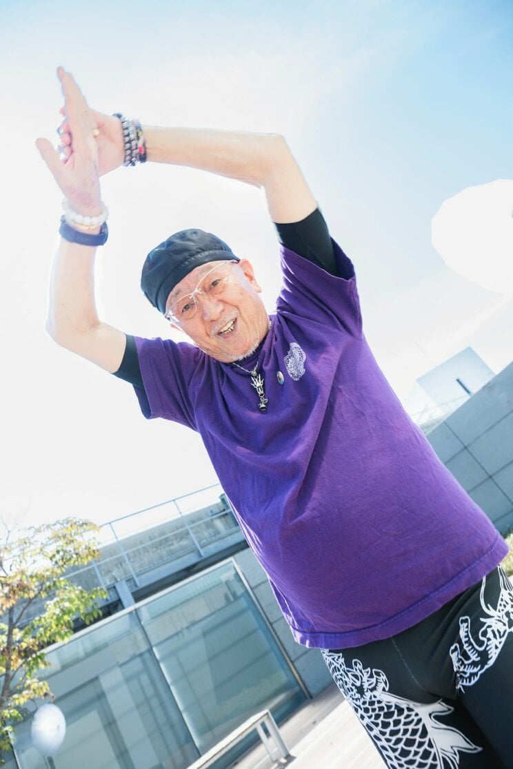 〈デューク更家（72）は今〉「小馬鹿にする風潮に嫌気が差した」テレビから離れた本当の理由…大ブームを生んだ“あの歩き方”への思い_47