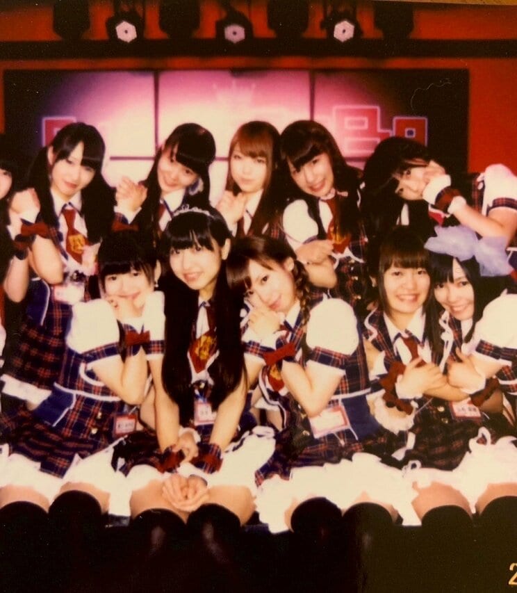 アイドル時代の矢口美樹さん（下段センター）