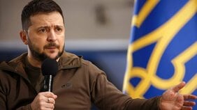 侵略者に利するゼレンスキー政権批判をためらった記者のジレンマ。ウクライナ在住の日本人記者も「いいロシア兵もいた」という記事は書けなかった。反汚職で新たな展開も