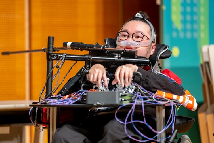 筋ジストロフィーを患うeスポーツ選手・畠山駿也氏（写真／佐藤靖彦）