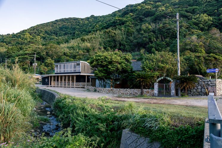 長崎県五島列島最大の島・福江島にある「五島つばき蒸溜所」