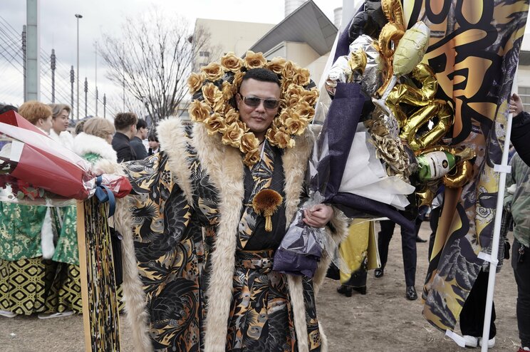 リーゼント込みで50万円、龍を入れて60万円、幟(のぼり)を入れて80万円、北九州市二十歳の記念式典は今年もド派手だった_7