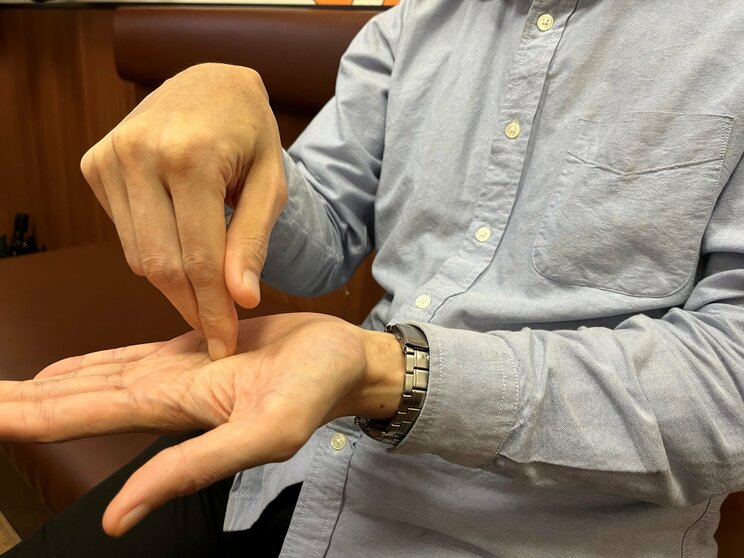 「自分を責め続けるほうが楽だった」と話すケイさん