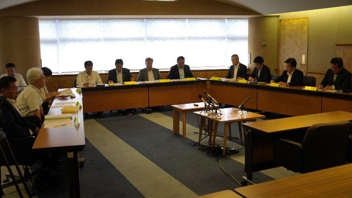 7月18日に開かれた伊東市議会百条委員会（撮影／集英社オンライン）