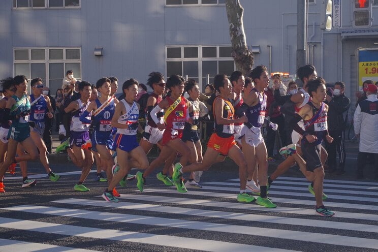 2023年の箱根駅伝の様子（写真／Shutterstock）