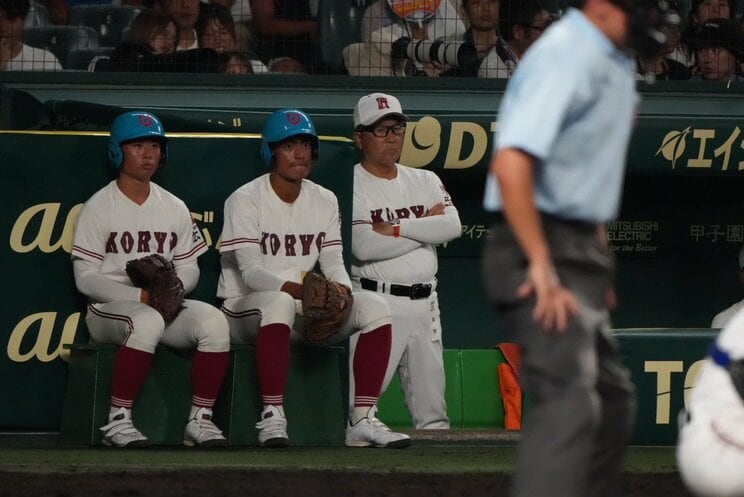 戦況を見守る広陵の中井監督（撮影／松橋隆樹）