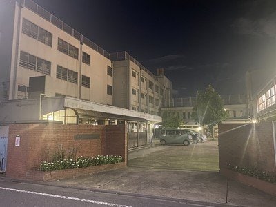 校長として勤務していた三原台中学校（撮影／集英社オンライン）