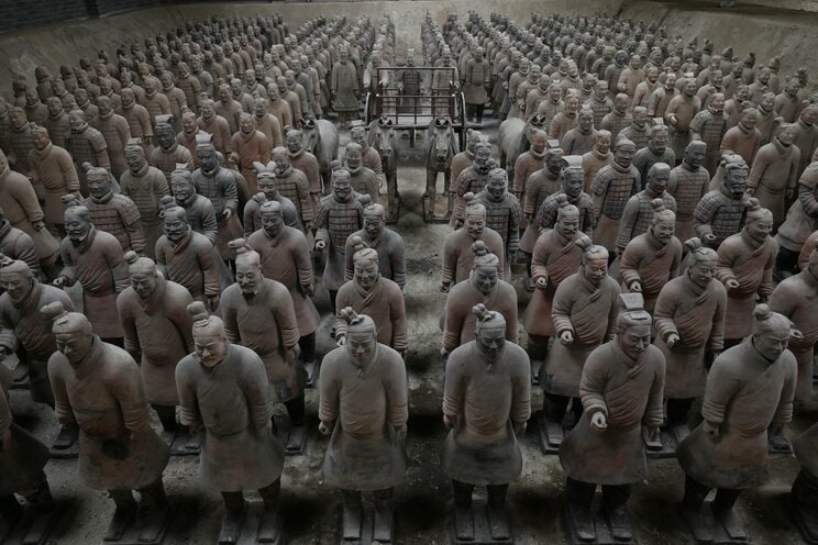 始皇帝陵の兵馬俑坑（PhotoACより）